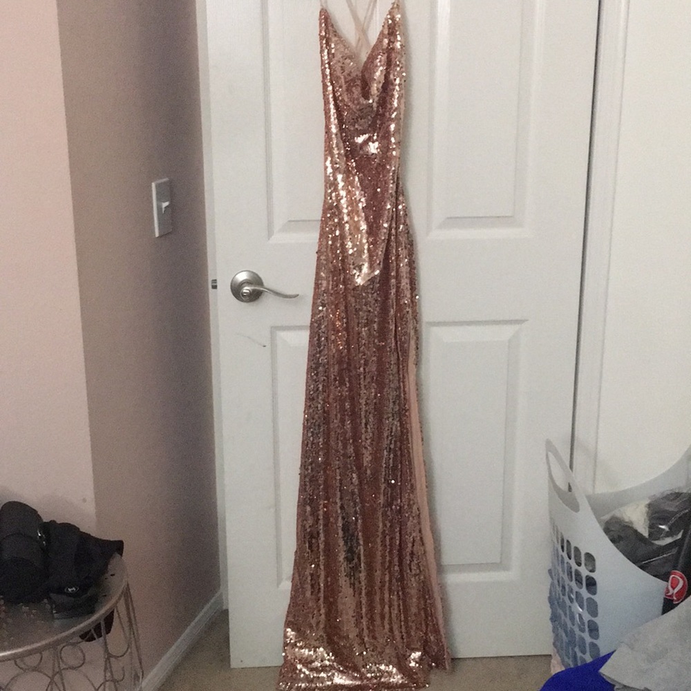 Dress - Picture 3 of 3